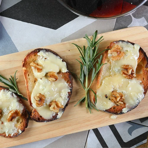 Bruschetta Gorgonzola Noci